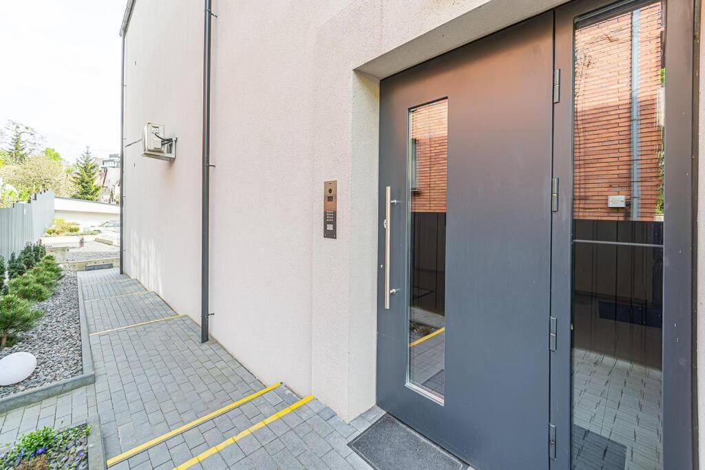 Sky Apartment With Free Parking And Balcony & Ac Kowno Zewnętrze zdjęcie
