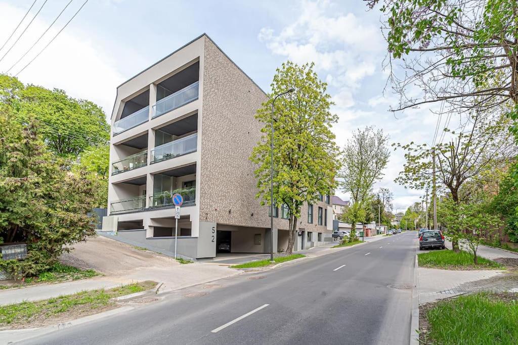Sky Apartment With Free Parking And Balcony & Ac Kowno Zewnętrze zdjęcie