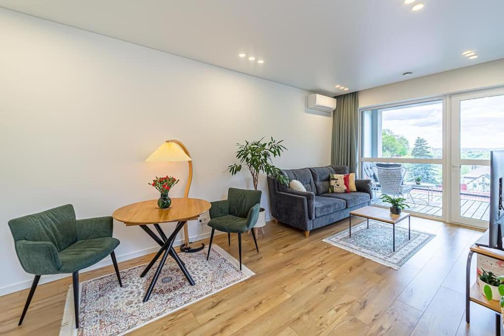 Sky Apartment With Free Parking And Balcony & Ac Kowno Zewnętrze zdjęcie