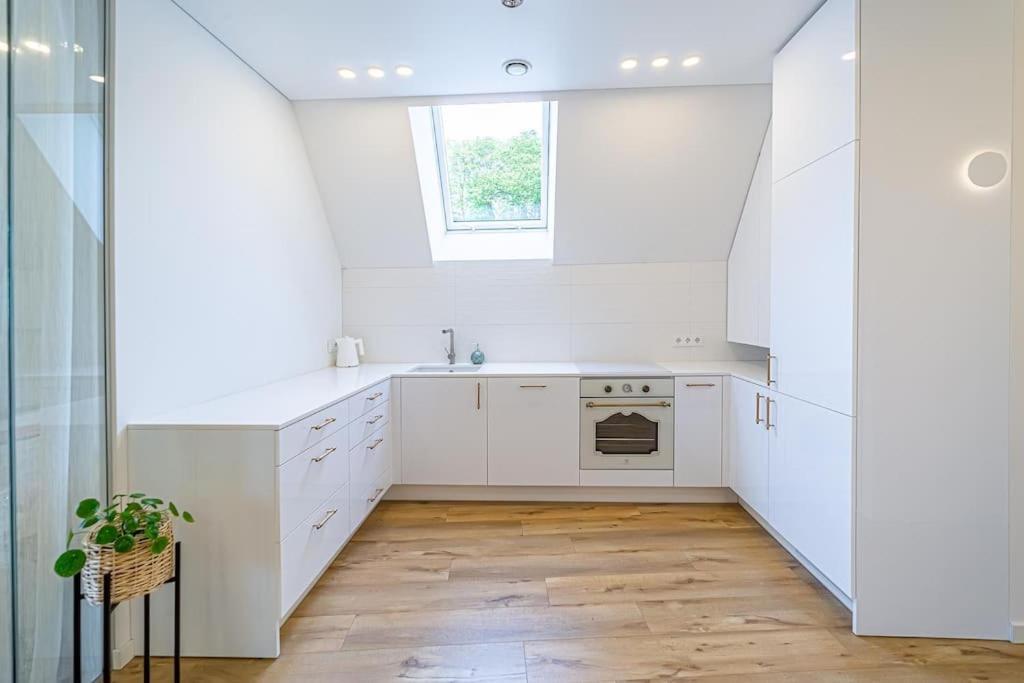 Sky Apartment With Free Parking And Balcony & Ac Kowno Zewnętrze zdjęcie