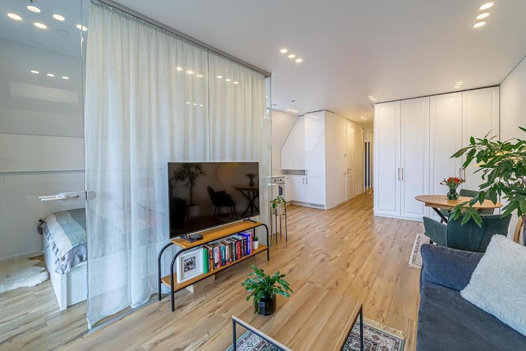 Sky Apartment With Free Parking And Balcony & Ac Kowno Zewnętrze zdjęcie